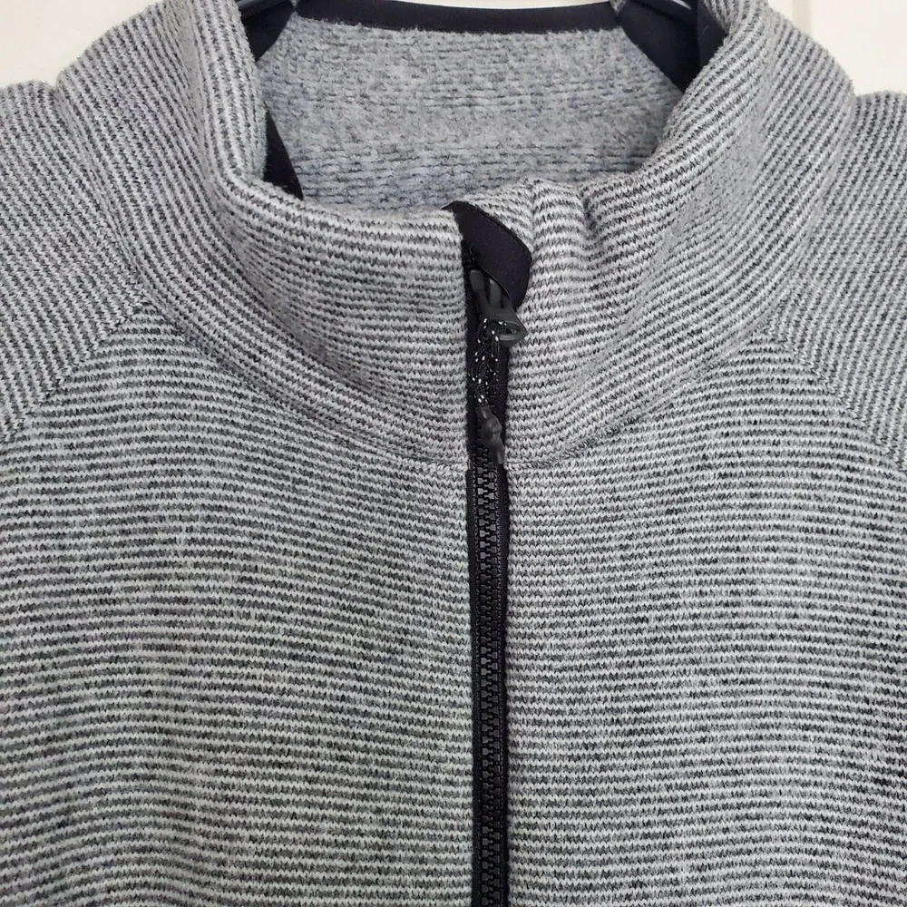 Adidas Terrex Climawarm Full Zip Jacket‎ Mens Size M Gray Striped Athleisure